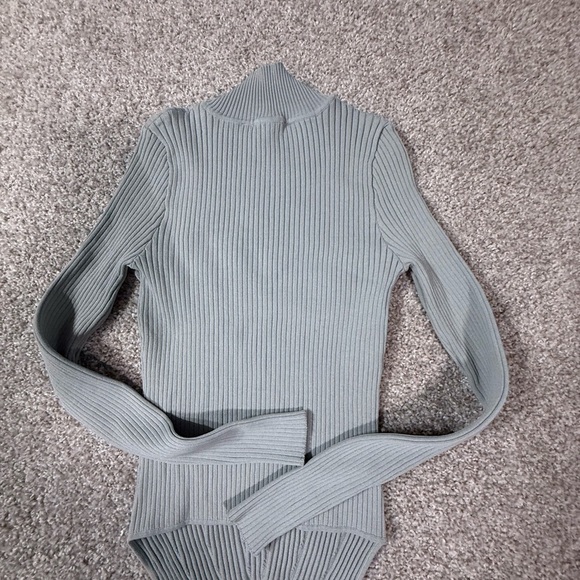 ZARA Light Blue Ribbed Mock Slender Turtleneck Sweater – Women’s Medium - Picture 3 of 6